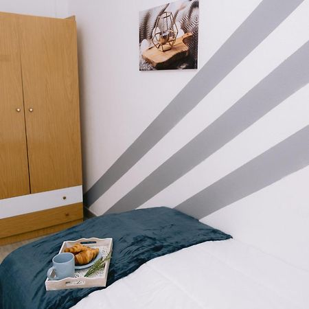 Hotel Piso Compartido Delyrent, Renfe Jaén Exterior foto
