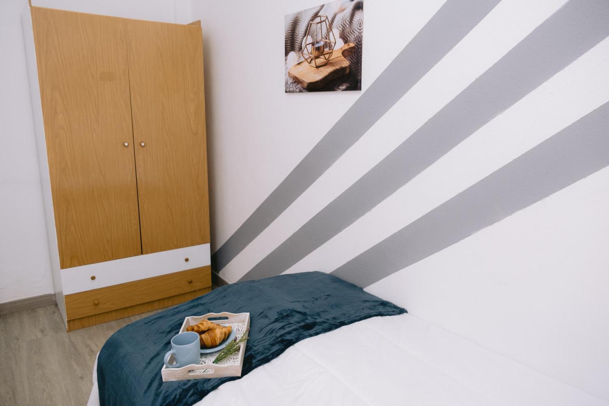 Hotel Piso Compartido Delyrent, Renfe Jaén Exterior foto